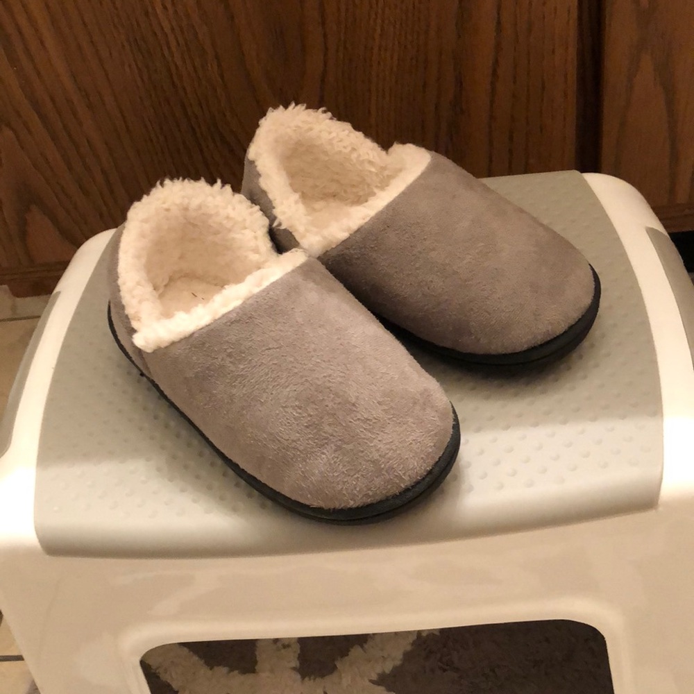 Toddler slippers, Sherpa lining, size 7/8 (M)